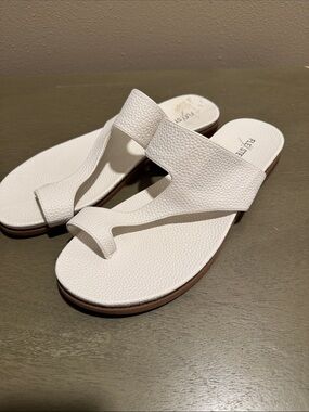 Flex Step White Holland Toe-Ring Slide Sandals size 11
